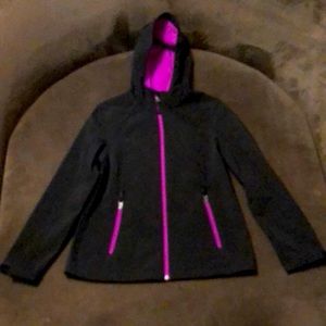 Girls FreeTech Hooded Fleece Lined Soft Shell Coat. Black/Purple. Size YM. EUC